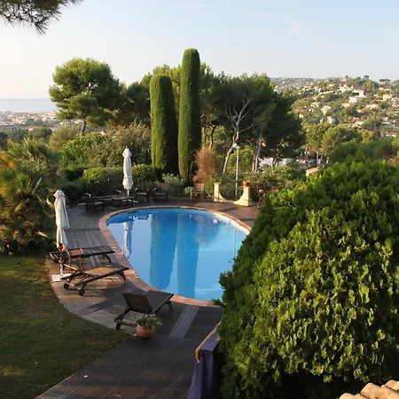 Provencal 7-Bedroom Villa In Antibes Juan Les Pins *