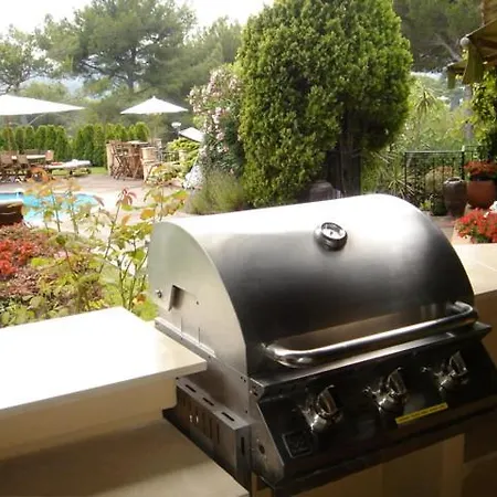 Provencal 7-Bedroom Villa In Antibes Juan Les Pins Вілла Антіб