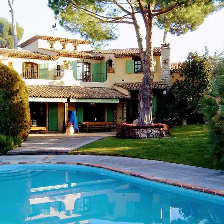 Provencal 7-Bedroom Villa In Antibes Juan Les Pins *